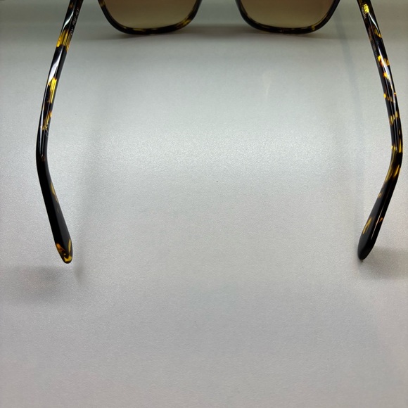 Quay On the Fly Sunglasses - Picture 7 of 7